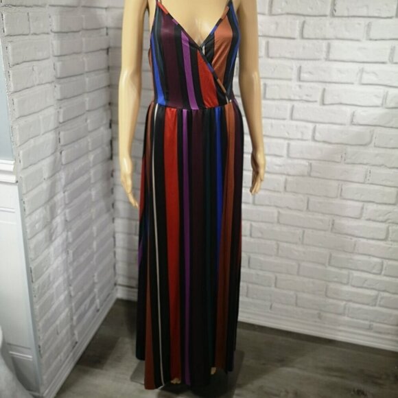NWT Inin Ladies Size Small Sleeveless Multi Color Maxi Dress - Picture 1 of 9